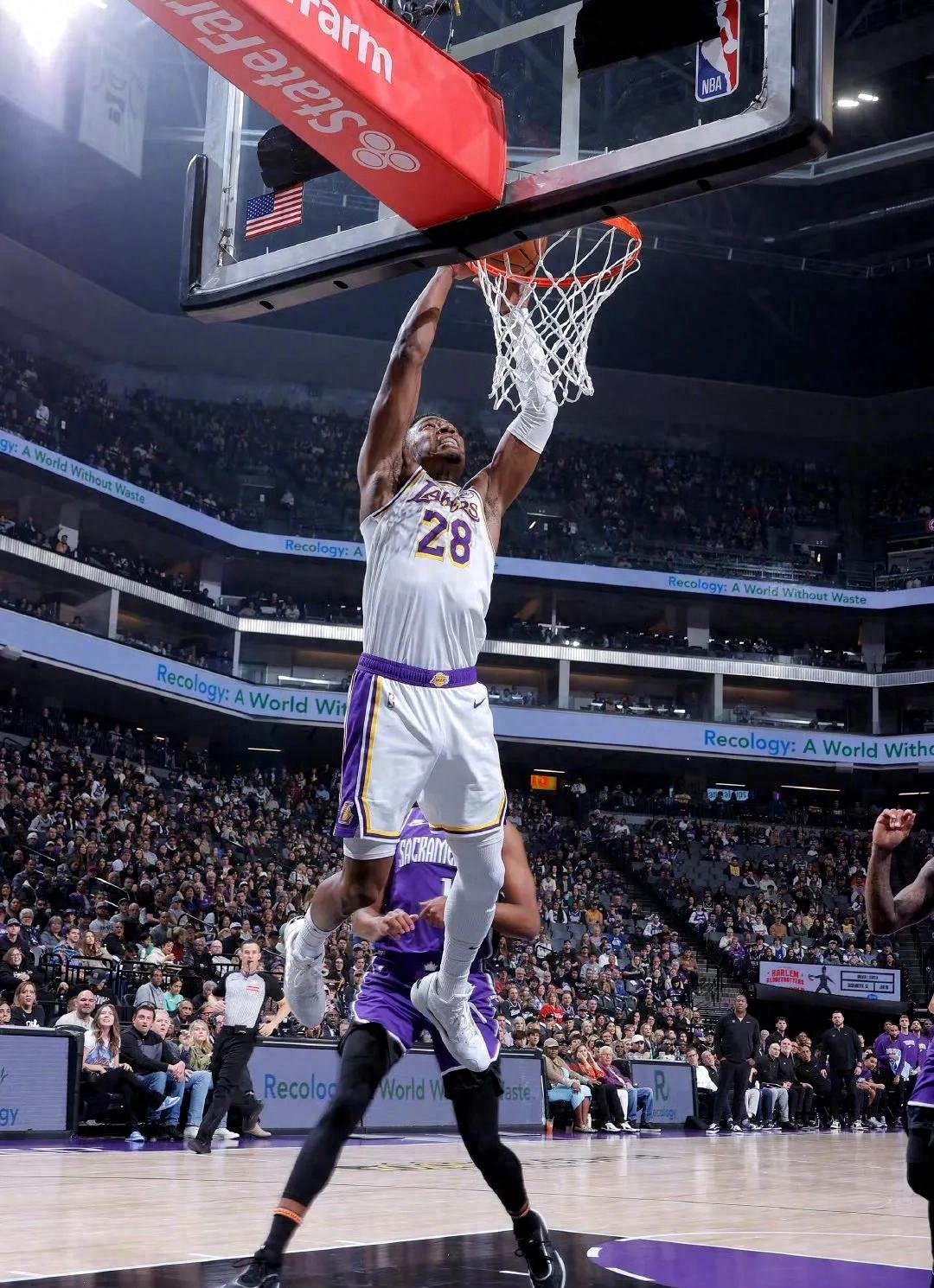 天博平台登录-NBA赛场再掀热潮，湖人队实力强劲壮胆挑战的简单介绍